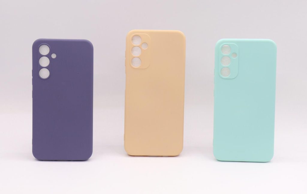 Plastični telefonski ovitki – lahkost in cenovna dostopnost