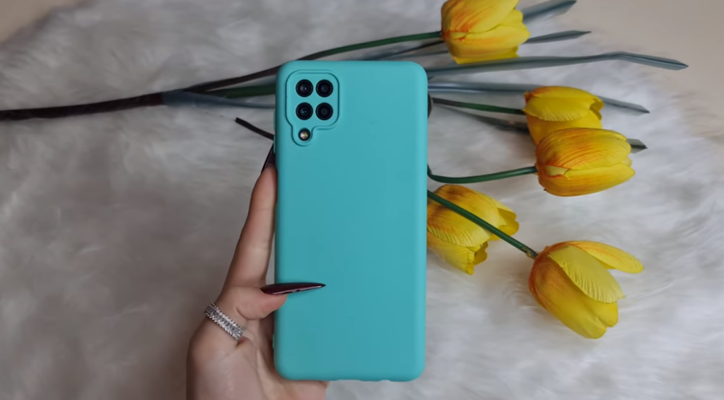 Osnovni materiali, iz katerih je lahko narejen ovitek za telefon, silikon