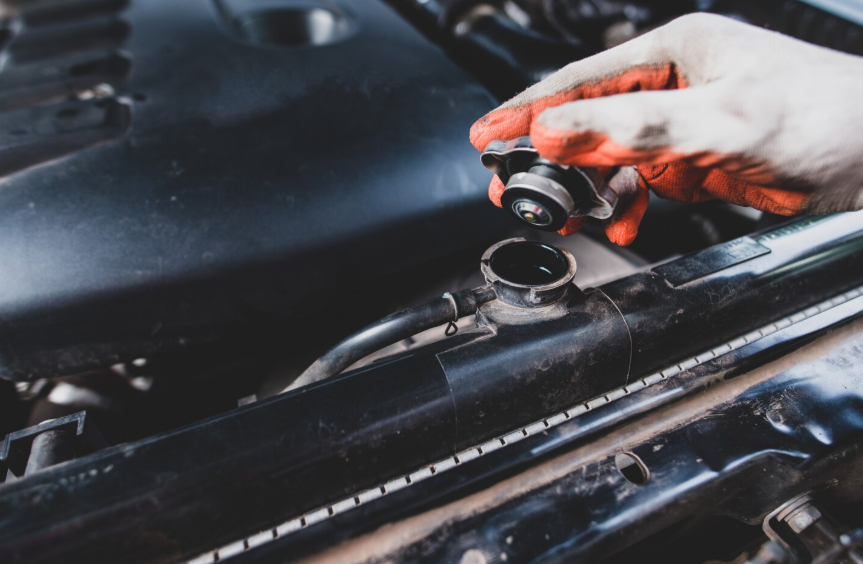Ali motorno olje z napačnimi oznakami lahko škoduje motorju