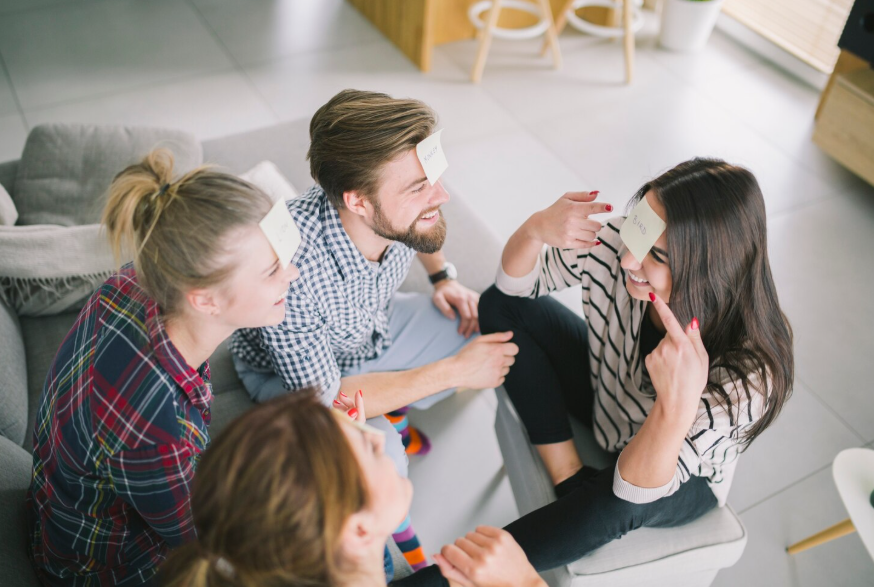 Kako skupno bivanje vpliva na odnose in zaupanje med sodelavci