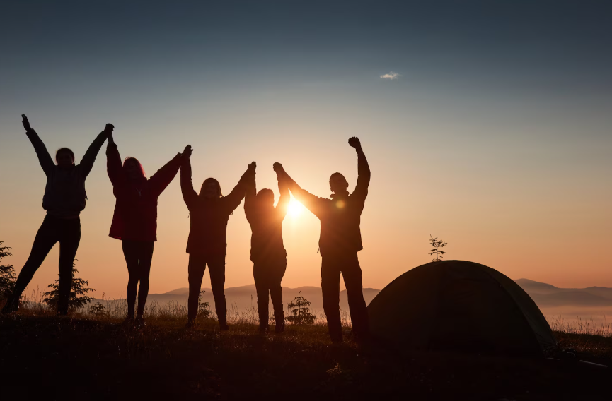 Zakaj vključiti prenočitev v program team buildinga