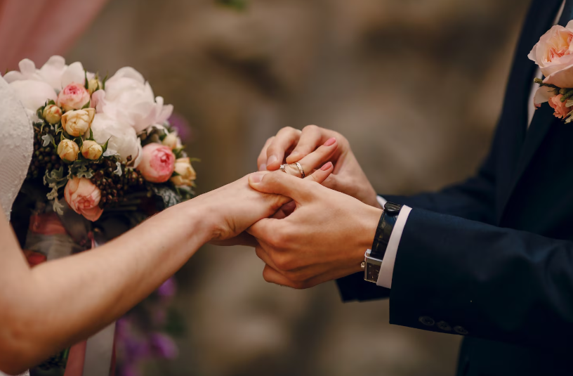 Zakaj 40 let poroke pomeni mejnik, ki ga je vredno praznovati na poseben način