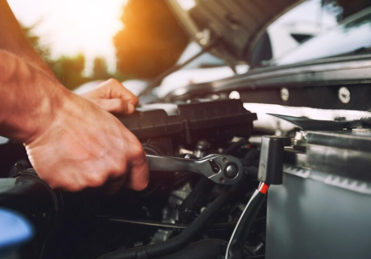 Kako preveriti, kateri Topla akumulator potrebujete za svoj avto