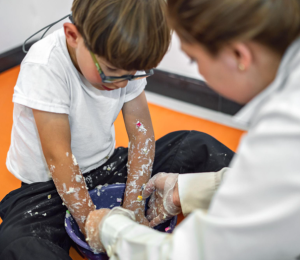 senzorna integracija otrok igra zaznavanje dražljajev