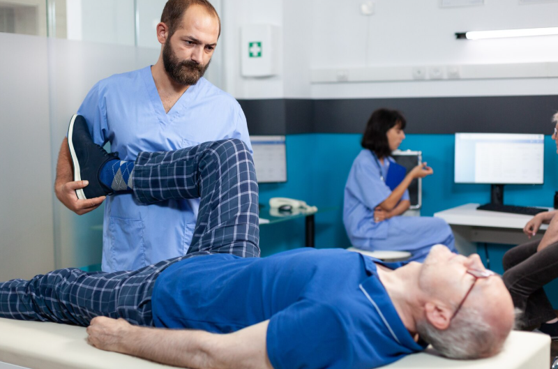 Kako pravilno nanašati mazilo za revmatoidni artritis za najboljši učinek